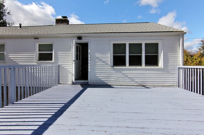 Building Photo - 663 High Ridge Rd