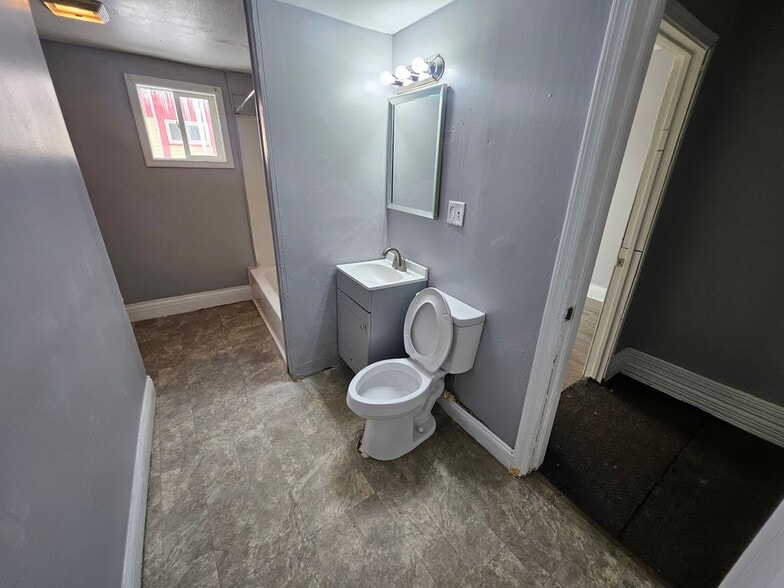 Building Photo - 117 Landon Ave