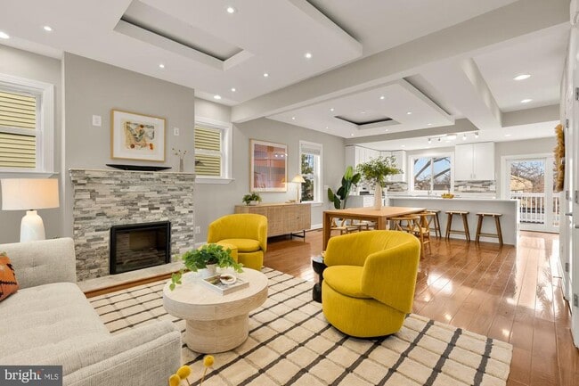 Building Photo - 2228 Kearny St NE