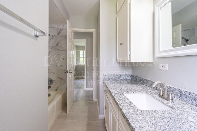 Building Photo - 9196 White Oak Dr