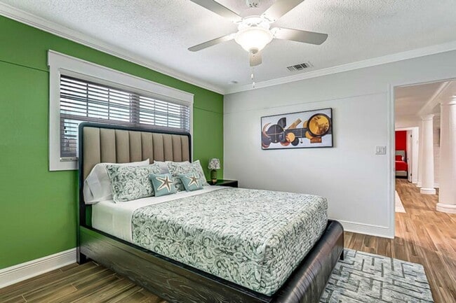 Building Photo - 532 N Palmway