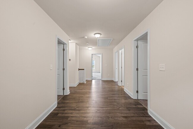 Building Photo - Spacious 4-Bedroom Retreat with 2.5 Baths ...