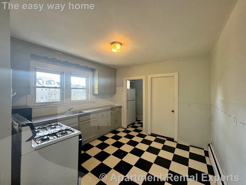 Building Photo - 879 Broadway