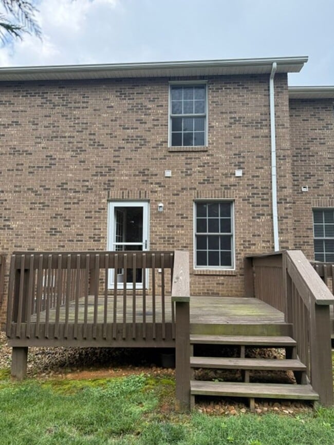 Building Photo - Worry free living, brick condo in Jonesborough!