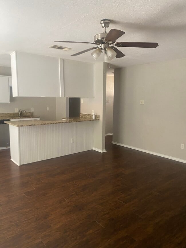 Building Photo - 5514 Meadow Nest Dr