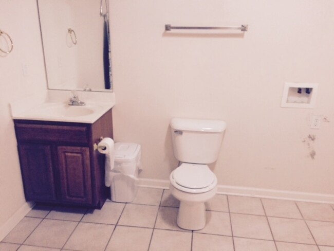 Building Photo - 3 Bedroom / 2.5 Bath Home ? Kingsport, TN