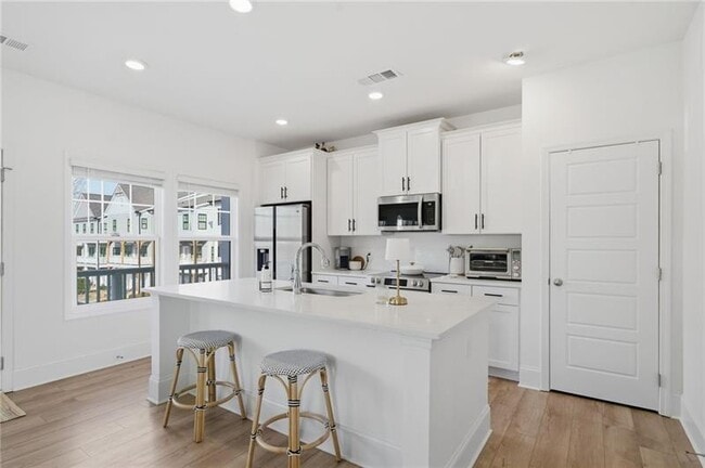 Building Photo - 3158 Webb Rd