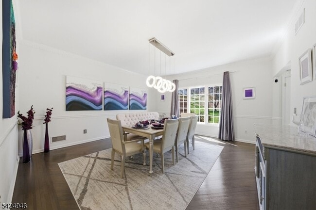 Building Photo - 11 Rosewood Ln