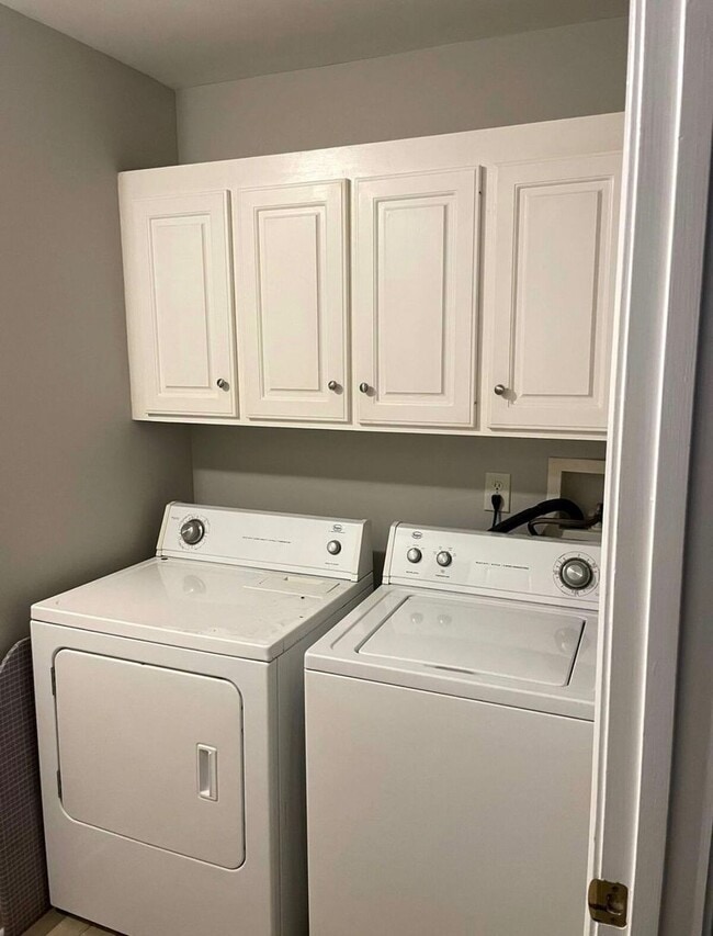 Building Photo - 227 Stephens Rd