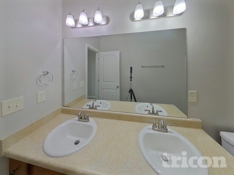 Building Photo - 1261 High Tide Ct