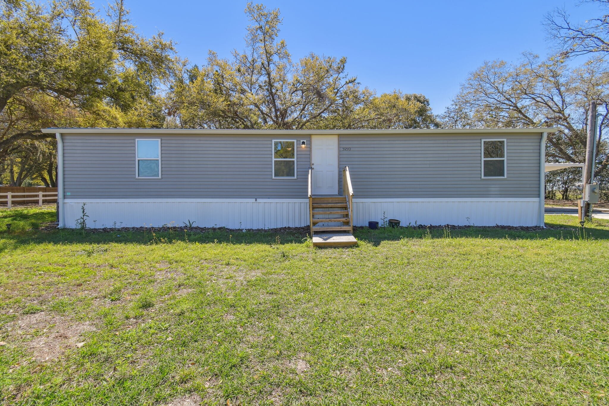 Building Photo - 39510 Sunburst Dr