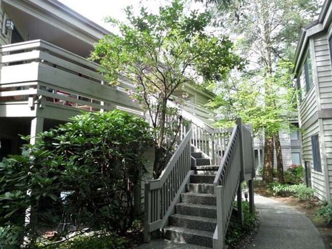 Primary Photo - Super-Cute and LARGE Top Floor Condo in So...