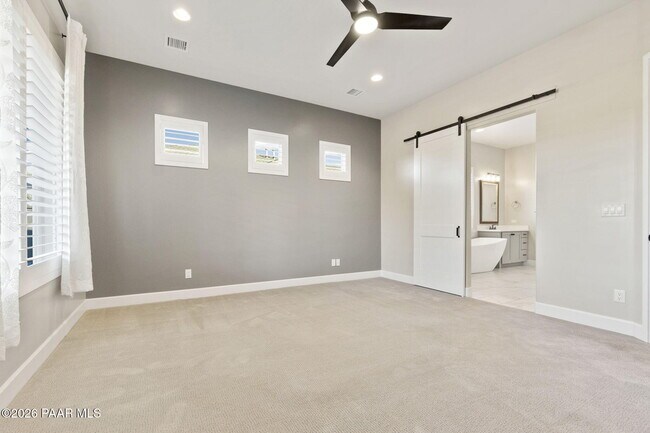 Building Photo - 1476 Sierry Peaks Dr