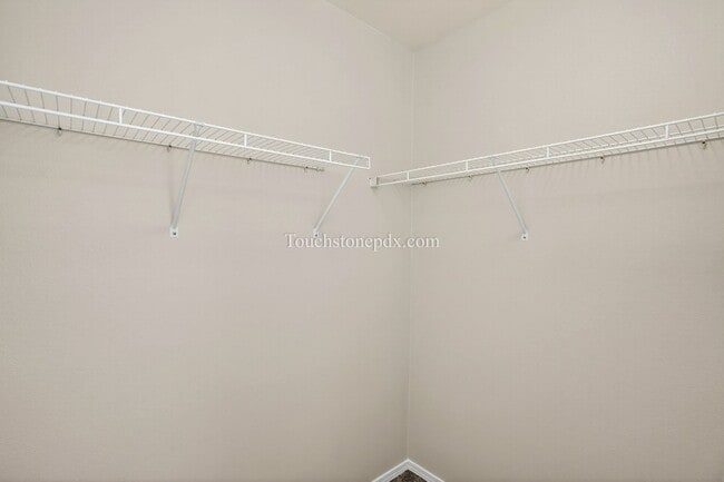 Building Photo - Freshly Updated 3BR Home in Beaverton