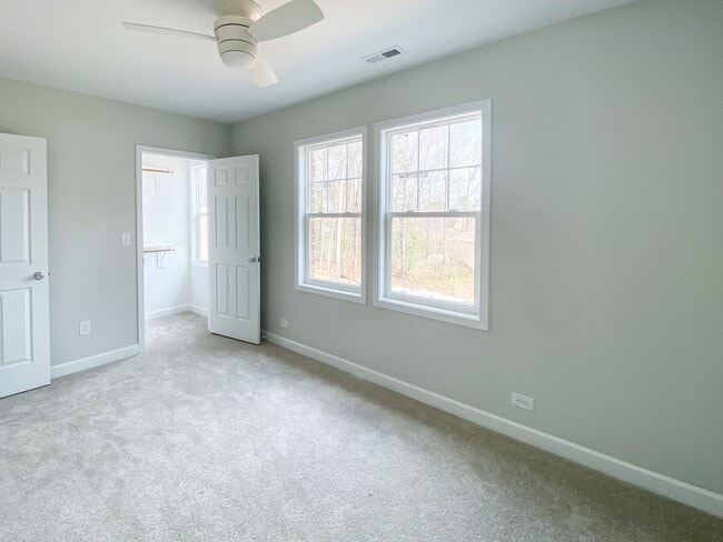 Building Photo - 814 Old Pittsboro Rd