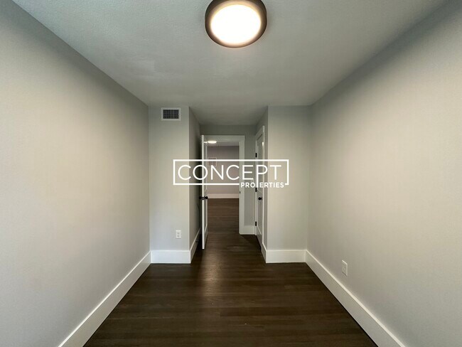 Building Photo - 118 Marginal St