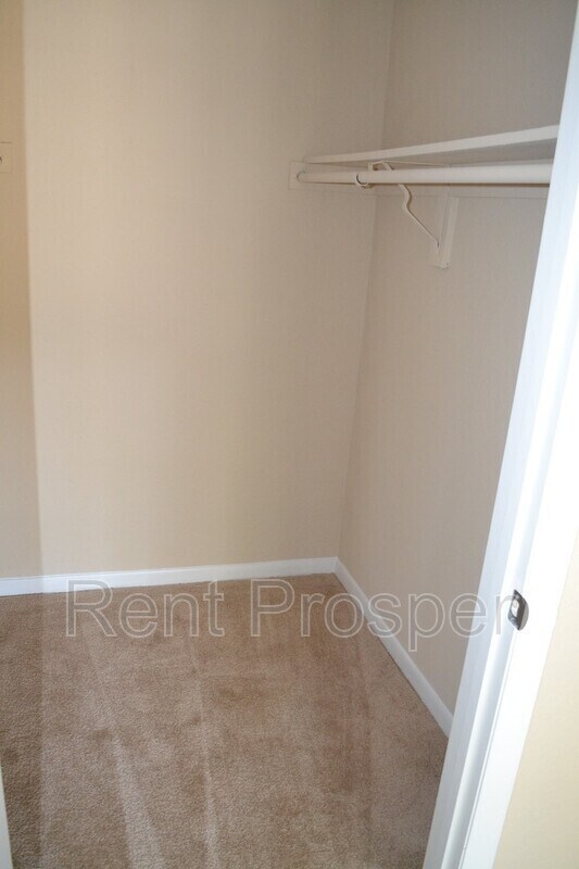 Building Photo - 4401 Thornbriar Ln