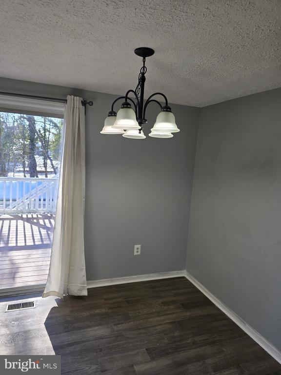 Building Photo - 8910 Pembrook Woods