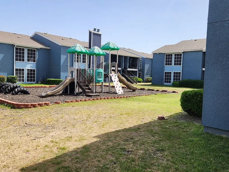 Building Photo - 13740 Montfort Dr