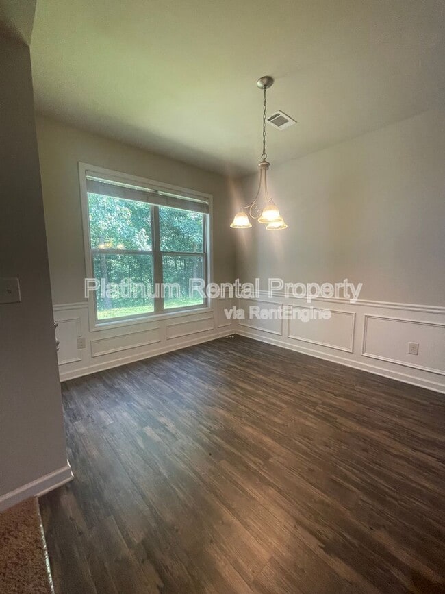 Building Photo - 7350 Silk Tree Pt