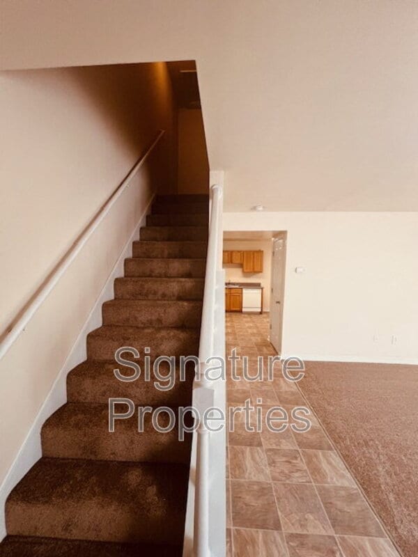 Building Photo - 555 Fairfax Ave