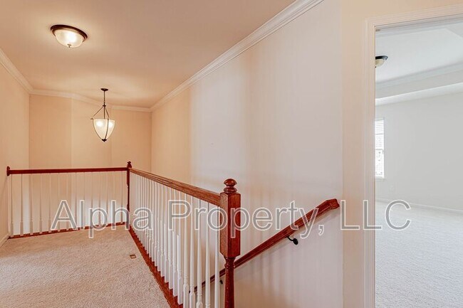 Building Photo - 12 Irvington Dr