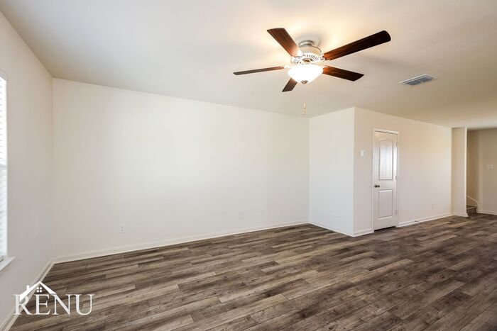 Building Photo - 11026 Yonder Flts