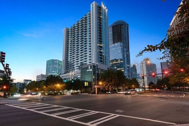 Building Photo - High-rise Luxury 1 Bedroom Buckhead Condo, Skyline Views of Atlanta!