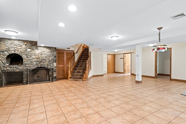 Building Photo - 282 High St