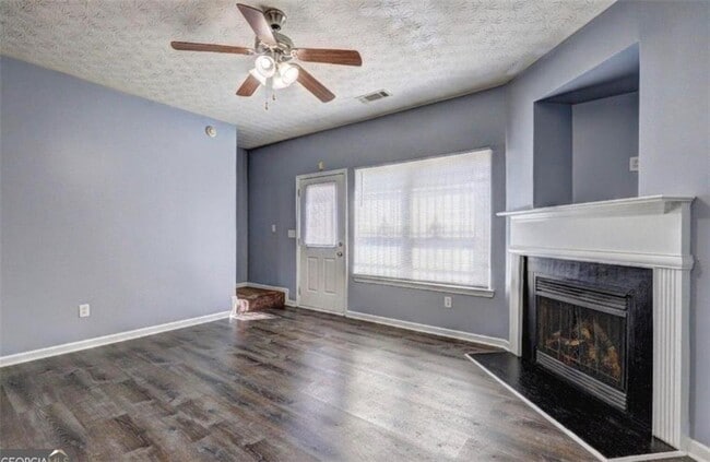 Building Photo - 6316 Ellenwood Dr