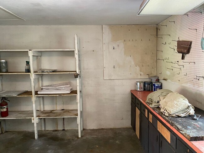 Building Photo - 3/2 Home In Downtown/Conway Area! Zoned fo...