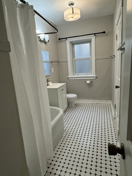 Building Photo - 3528 N Reta Ave