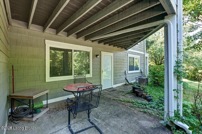 Building Photo - 44 Lake Ave