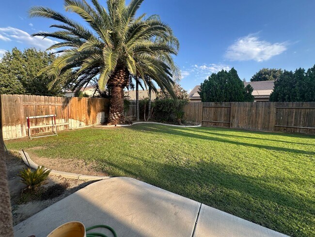 Building Photo - Southwest 4 bedroom