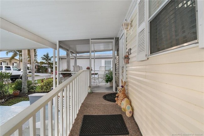 Building Photo - 7073 SE Birchwood Ln