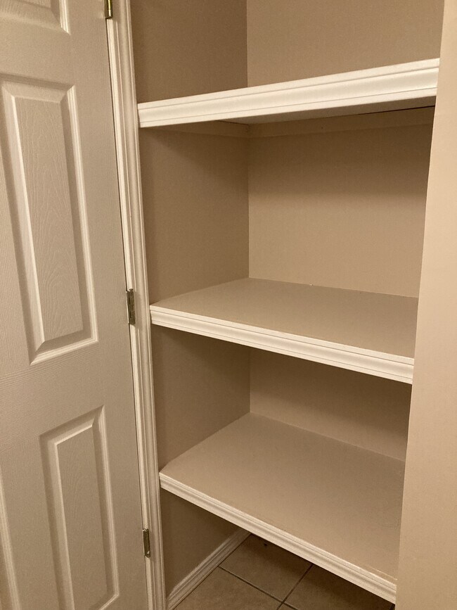 Building Photo - 41645 Copper Creek Dr