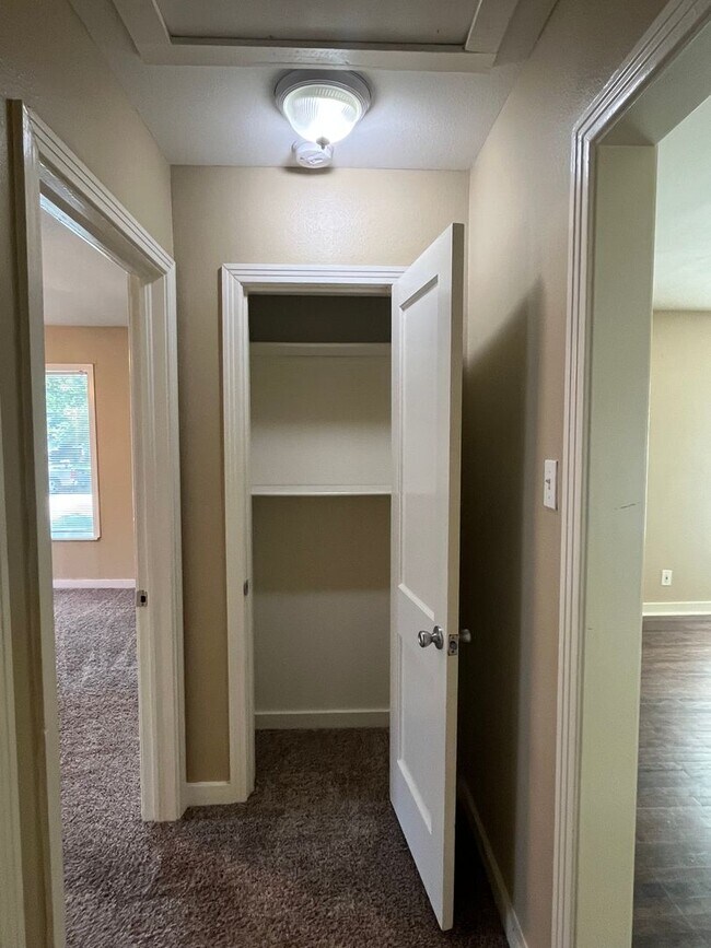 Building Photo - 436 Southgate Ave