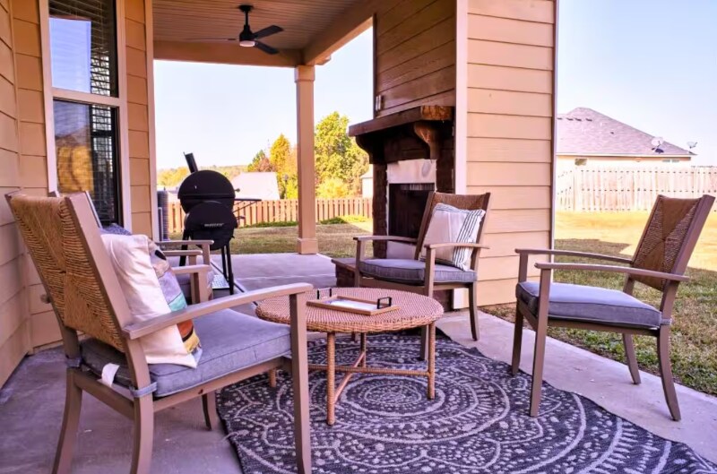 Building Photo - 718 Porter Ln