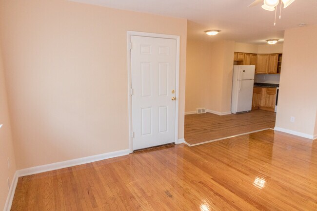 Building Photo - 3921 Lankenau Ave