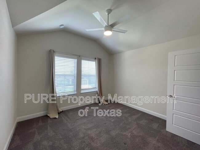 Building Photo - 716 Expedition Way