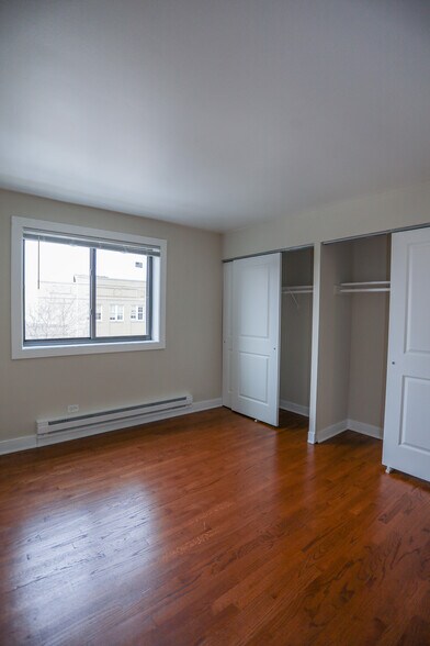 Building Photo - 5851 N Winthrop Ave