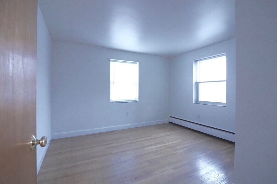 Building Photo - 47 Broadway