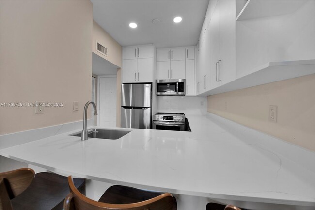 Building Photo - 1280 S Alhambra Cir