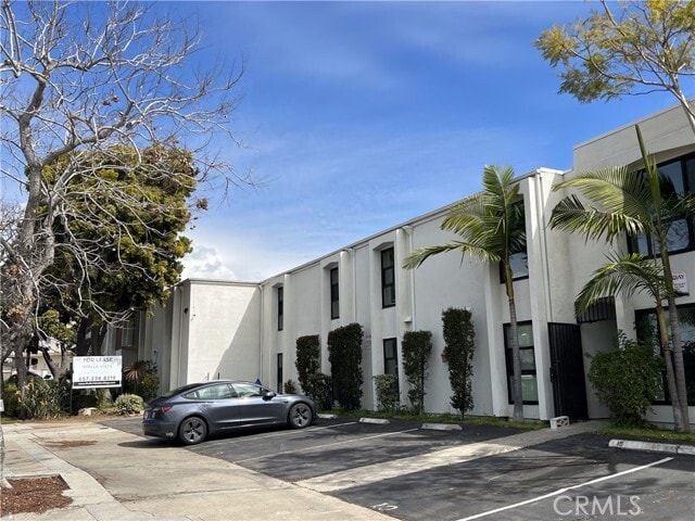 Building Photo - 6675 Linda Vista Rd