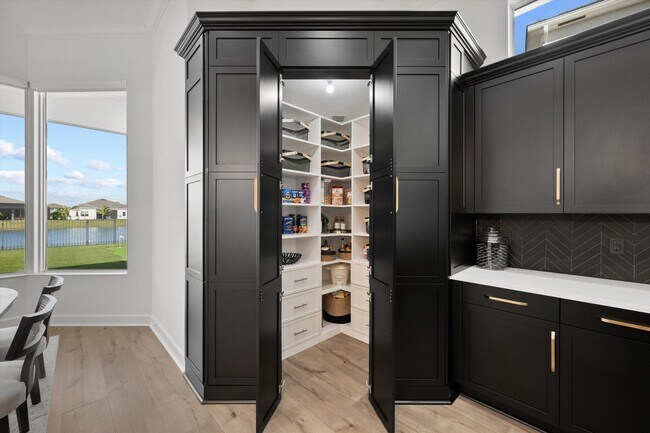 Building Photo - 4727 Estates Cir