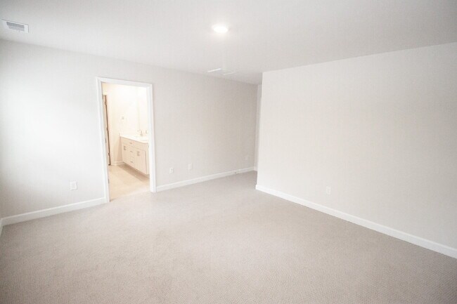 Building Photo - Fully Fenced 5bd SFH in Carolina Forest