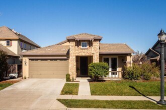 Building Photo - Beautiful Woodland 3 bed/2bath plus office Home for Rent in Woodland