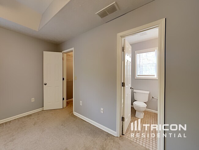 Building Photo - 15 Meeler Dr