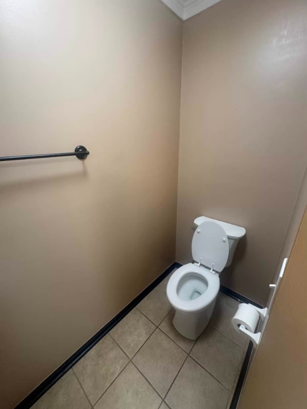 Building Photo - 208 Golden Eagle Dr