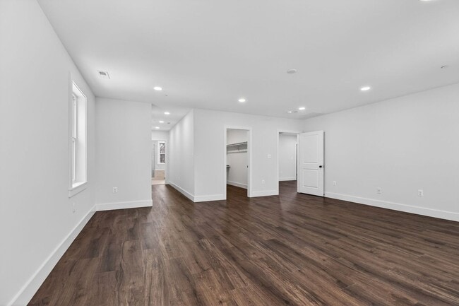 Building Photo - Spacious New Build in Quiet Glenmont / Silver Spring - Available Now